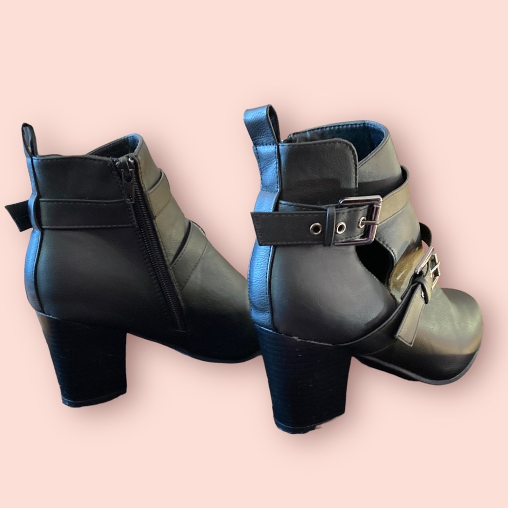 5/25$ ✨ Ankle Boots